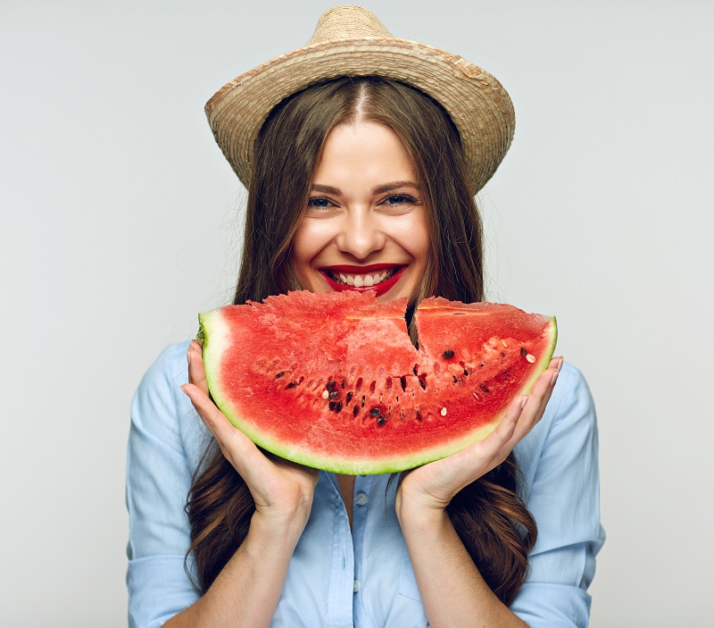 Wassermelonen sorgen für sommerliche Erfrischung und passen sowohl zu süßen als auch herzhaften Gerichten.